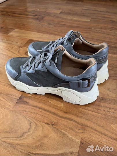 Кроссовки женские 40 размер бу