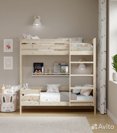Двухъярусная кровать с матрасами