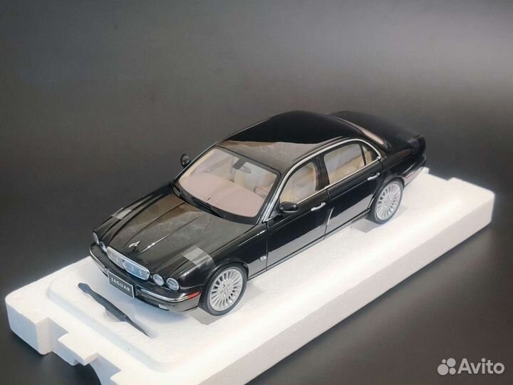 Almost Real Jaguar XJ6 X350 1:18