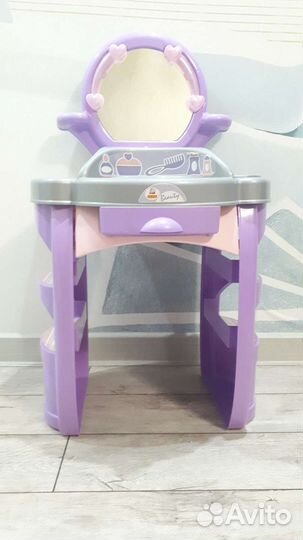 Детский туалетный столик