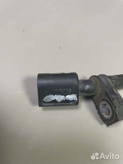 Датчик абс ABS передний правый Шкода Октавия А7