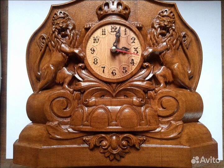 Часы резные