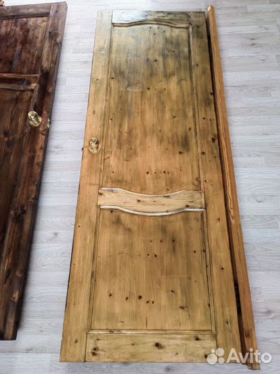 Дверь из массива