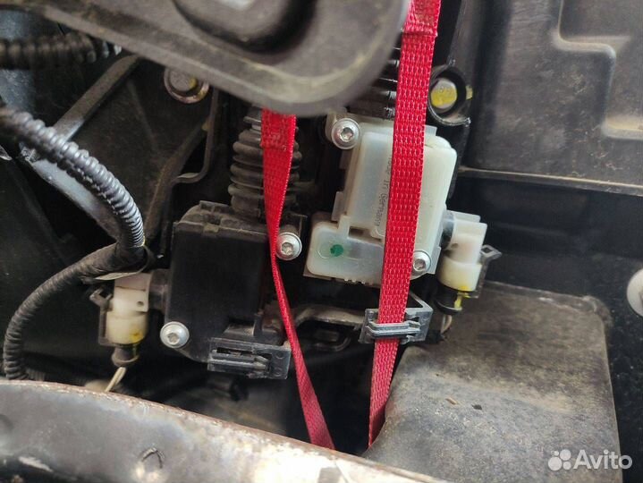 Фишка (разъем) электропроводка подкапотная Tesla