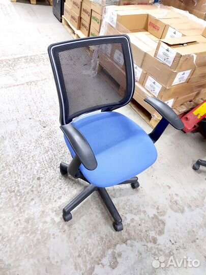 Компьютерный стол / Офисный стол