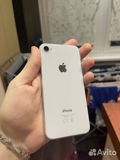 iPhone 8, 64 ГБ
