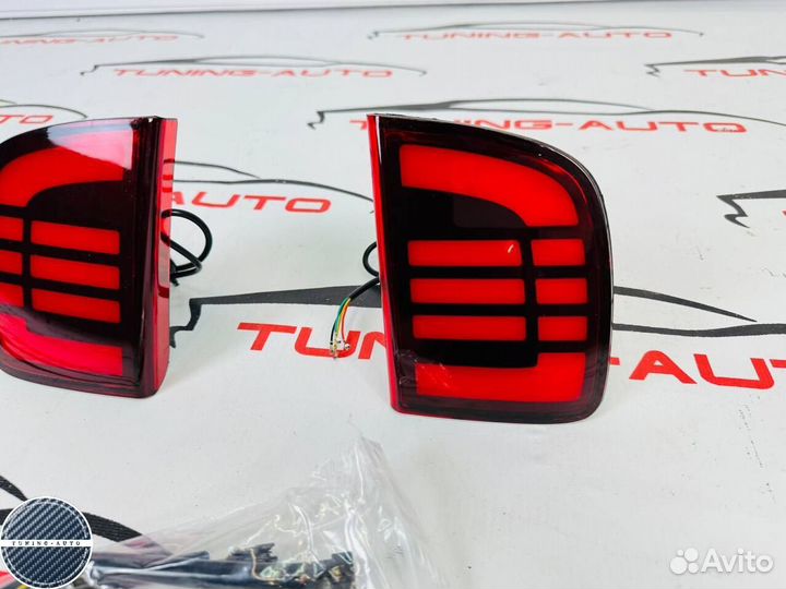 Катафоты Toyota Land Cruiser 200