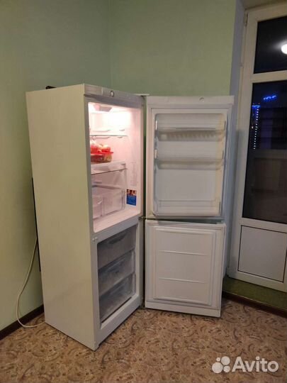 Холодильник Indesit