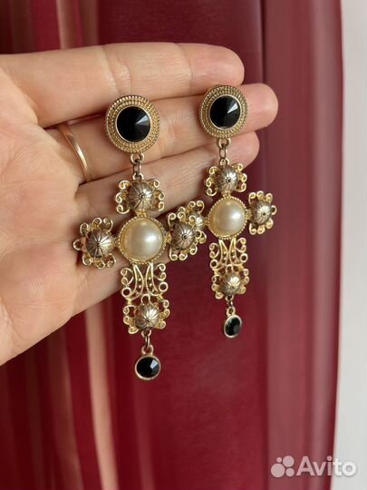 Серьги-кресты в духе dolce&gabbana