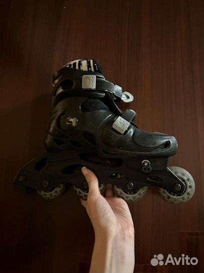 Роликовые коньки