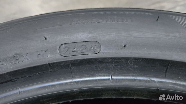 Hankook Winter I'Cept Evo 3 X W330A 275/40 R22 и 315/35 R22