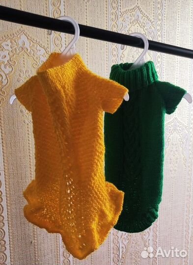 Вязанный Домик для кошки и вязанные одёжки