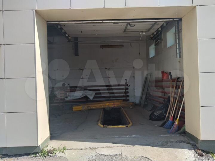 Гараж, > 30 м²