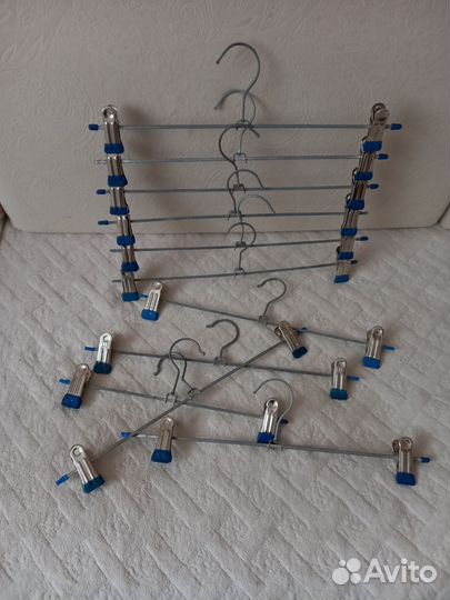 Металлические плечики с прищепками