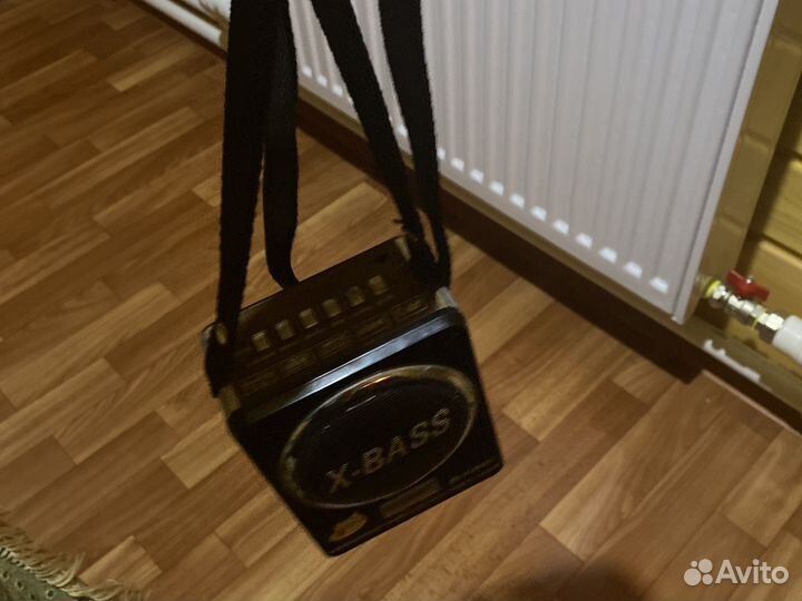 Коланка x bass радиоприемник