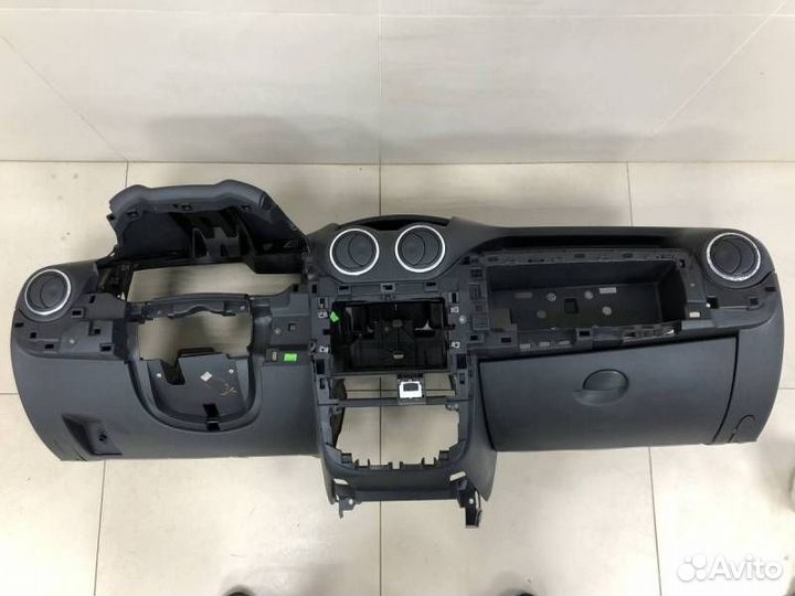 Торпедо Renault Duster