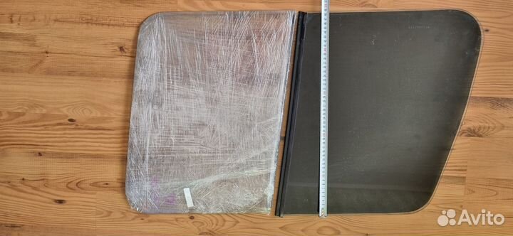 Стекла правой форточки Паджеро 2