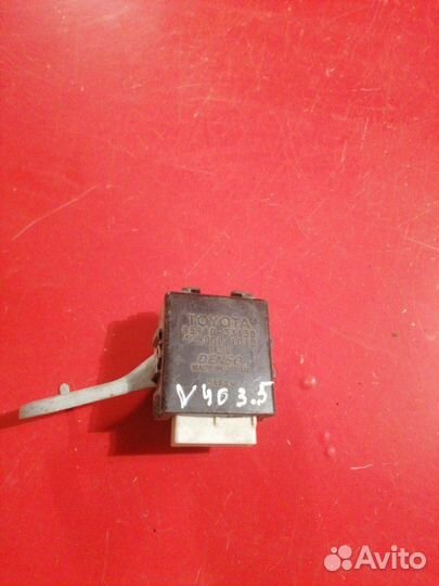 Блок управления стеклоочистителем Toyota Camry