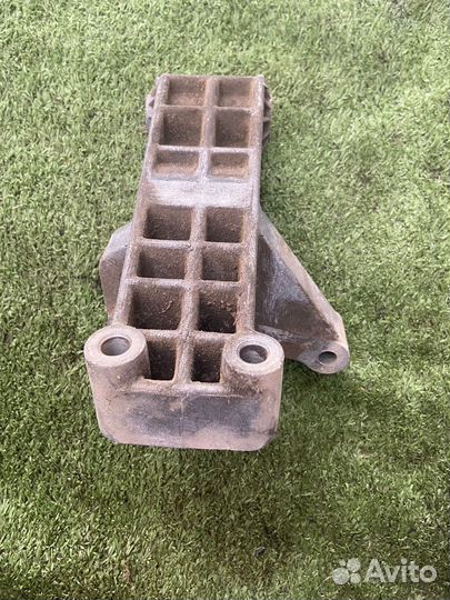 Кронштейн кпп Alfa Romeo 156