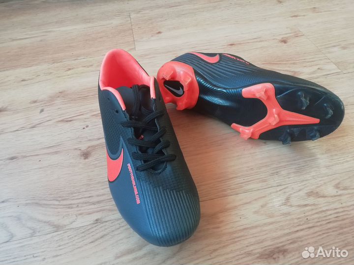 Футбольные бутсы