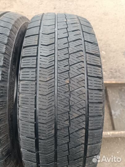 Bridgestone Blizzak VRX2 215/60 R16