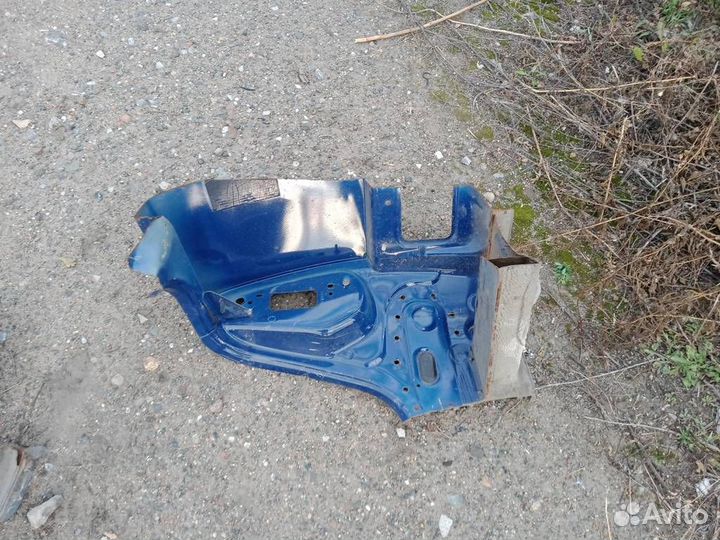 Крыло заднее левое Renault Logan 2005