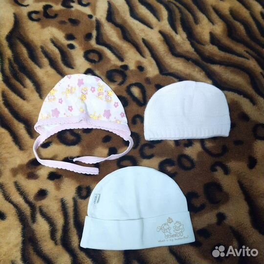 Шапки, чепчики, варежки