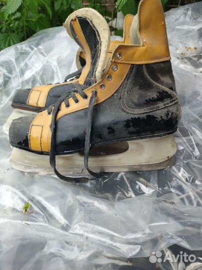 Коньки хоккейные