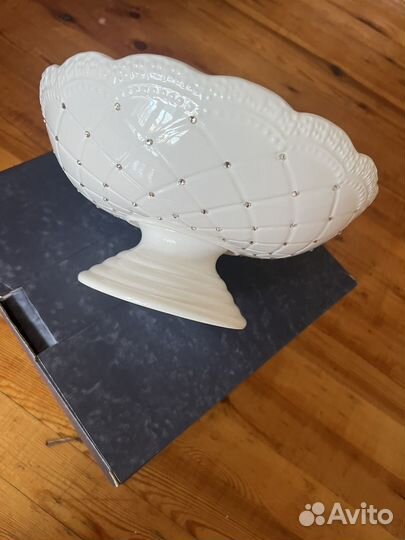 Ваза для фруктов на ножке