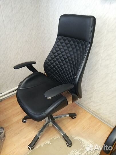 Кресло офисное кожа новое