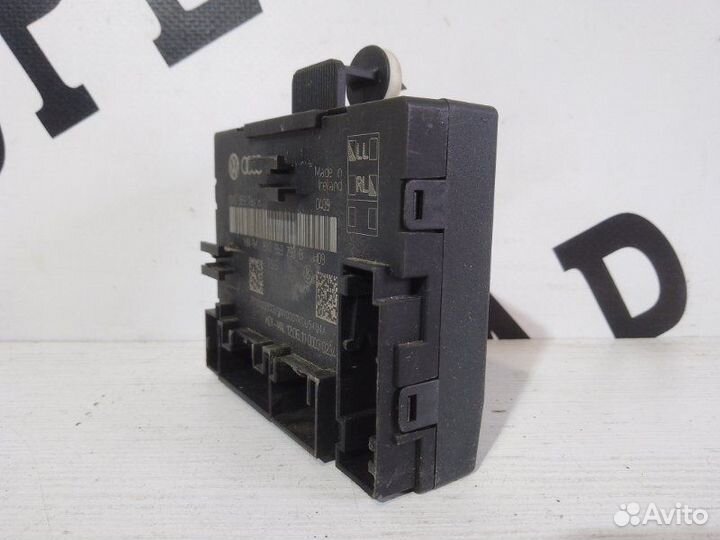 Блок управления дверью передний правый Skoda