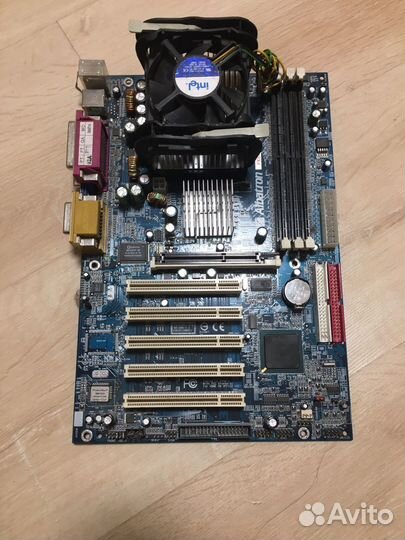 Материнская плата