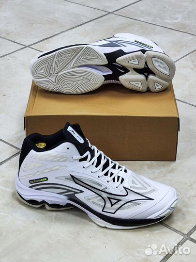 Волейбольные кроссовки mizuno