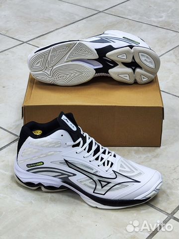 mizuno o asics voley