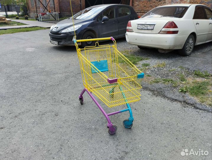 Тележка магазинная декоративная