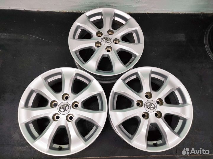 Диски toyota r16 /5*114.3/et 45/dia 60.1- 3 штуки