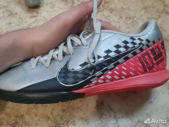 Футбольные бутсы nike mercurial