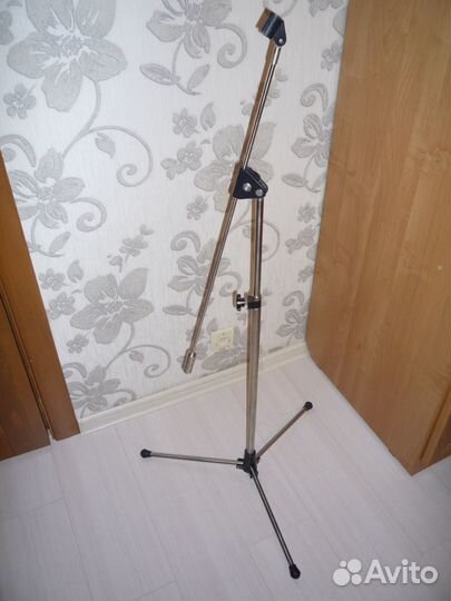 Микрофонная стойка