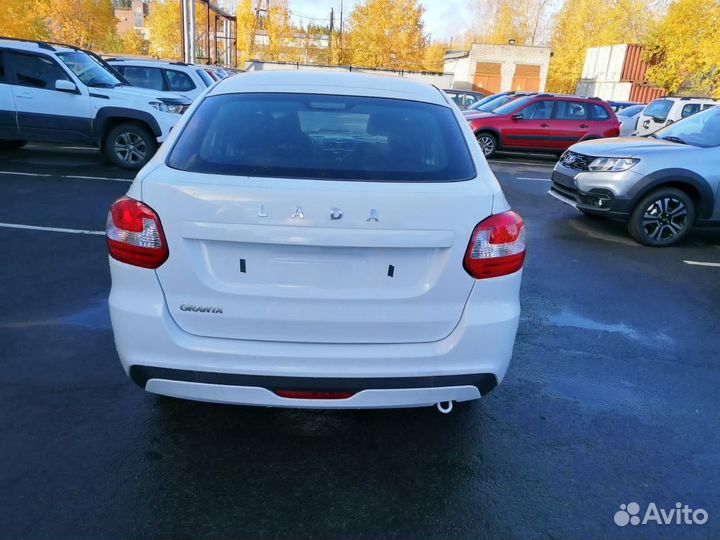 LADA Granta 1.6 МТ, 2023