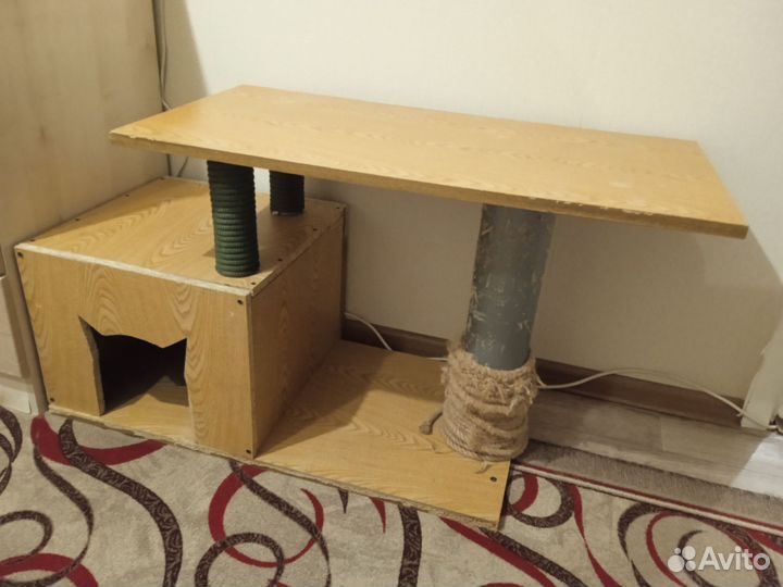 Домик для кошки с когтеточкой бу