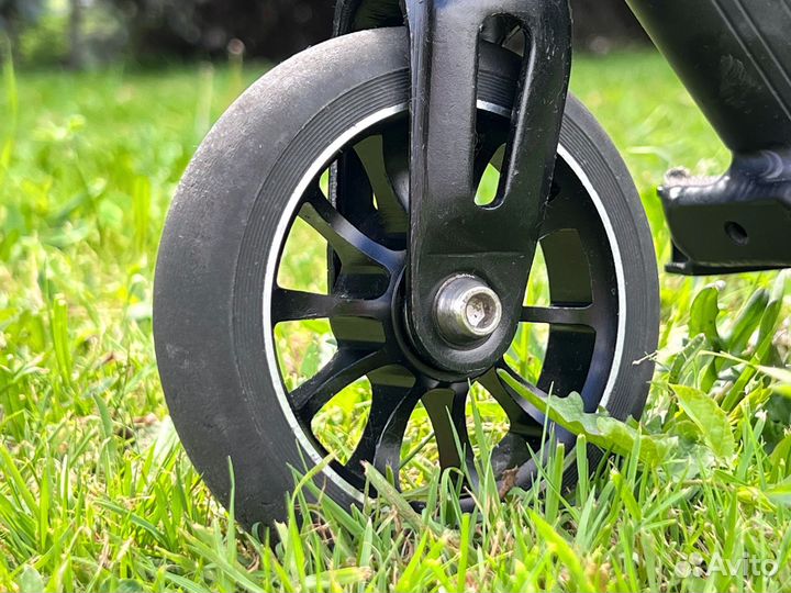 Трюковой самокат TechTeam