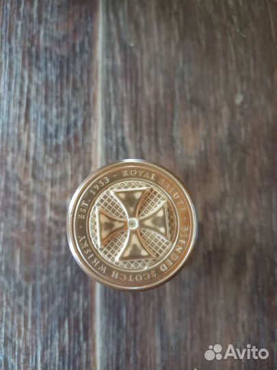 Пустая коллекционная бутылка виски Royale Salute