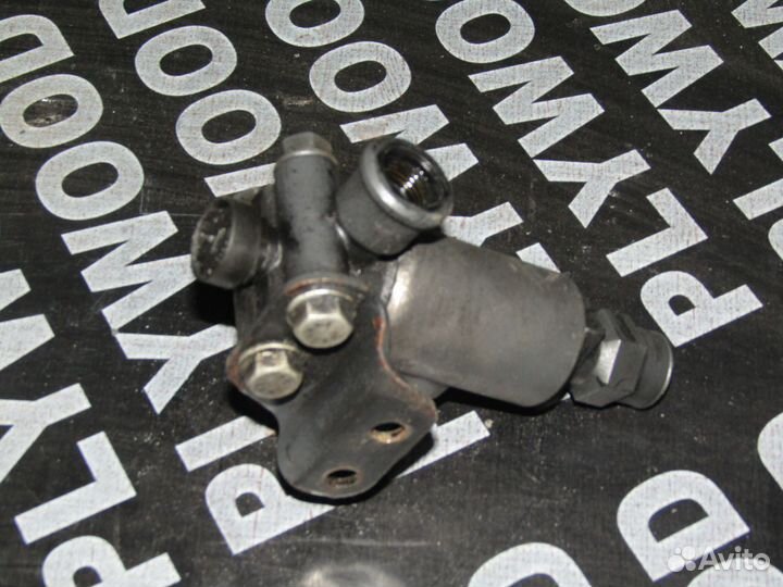 Клапан пневмосистемы Мерседес Актрос A0009973712