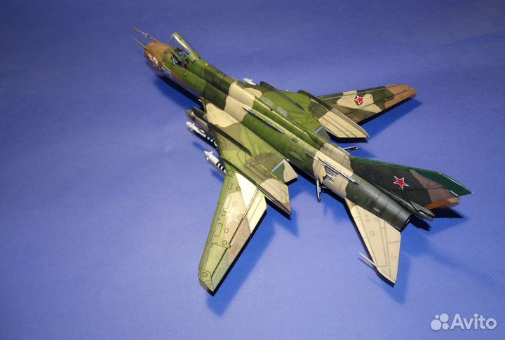 1/48 Модель самолета Су-17/22