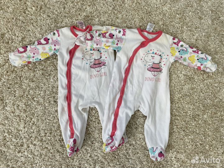 Пакет одежды для девочек-двойняшек. Размер 62-68