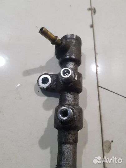 Топливная рампа левая (Kia Mohave)