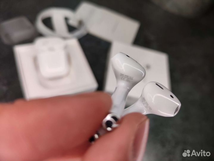 Airpods 2 + чехол в подарок