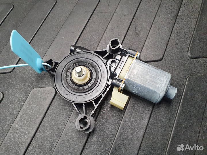 Моторчик стеклоподъемника Audi Q7 4M 2016