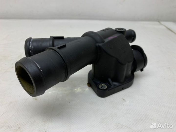 Фланец системы охлаждения Volkswagen Jetta 6 2.0