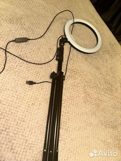 Кольцевая лампа со штативом